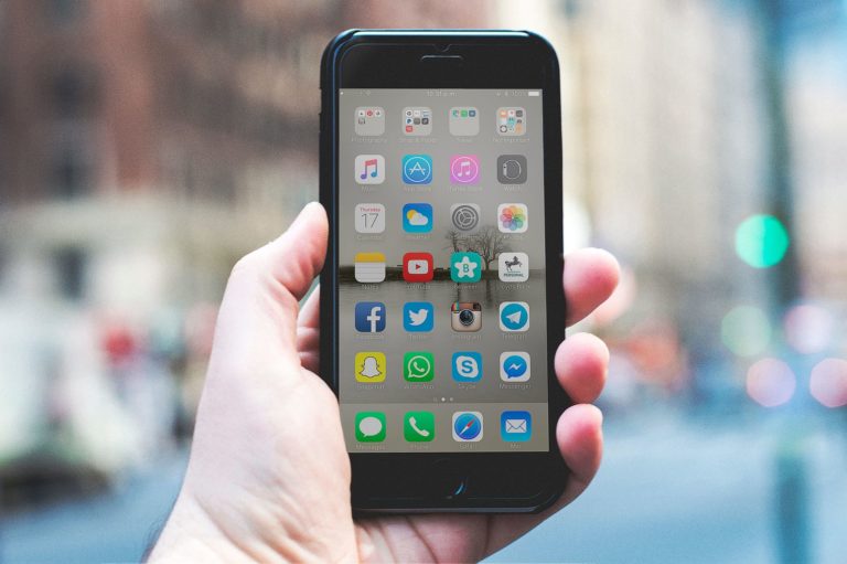 I migliori smartphone compatti del 2026: i 9 telefoni piccoli migliori a confronto